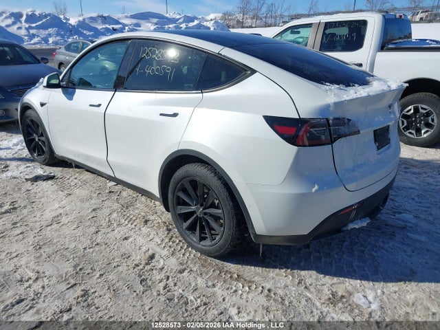 7SAYGAEE3NF400591 Tesla Model Y Long Range