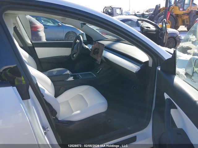7SAYGAEE3NF400591 Tesla Model Y Long Range