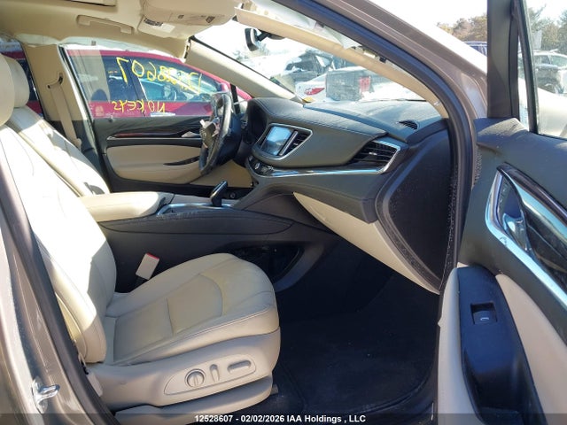 5GAEVBKWXJJ275392 Buick Enclave Premium