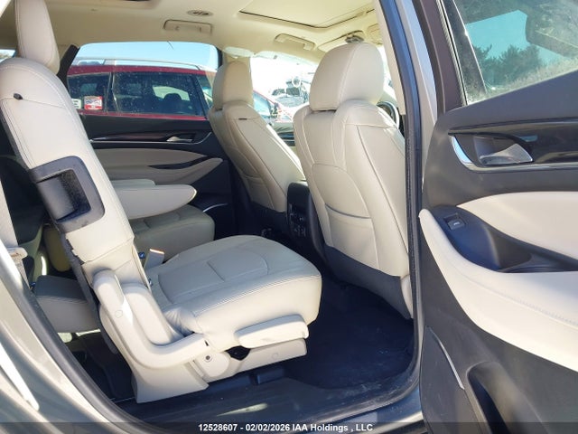 5GAEVBKWXJJ275392 Buick Enclave Premium