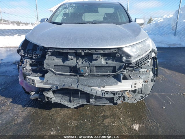 2HKRW2H22JH126971 Honda CR-V LX