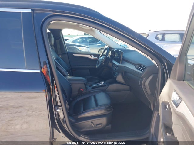 1FMCU9JA2RUA71439 Ford Escape Platinum