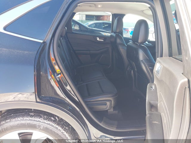 1FMCU9JA2RUA71439 Ford Escape Platinum