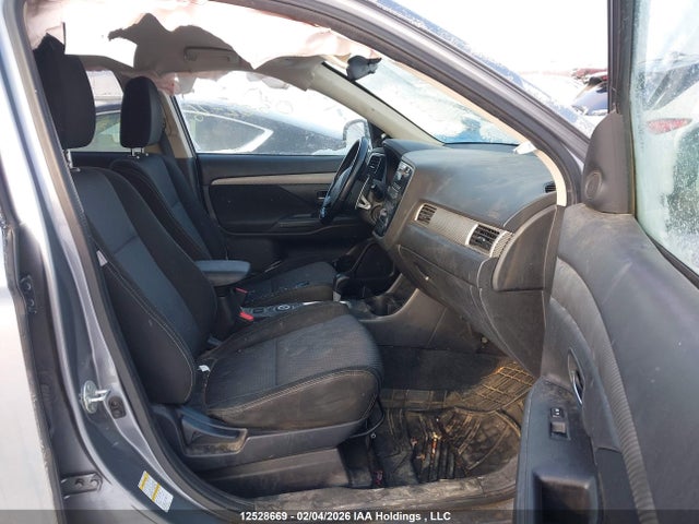 JA4JZ3AX4GZ610507 Mitsubishi Outlander Se