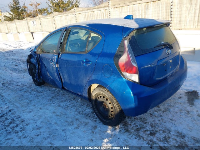JTDKDTB39G1126643 Toyota Prius C Technology