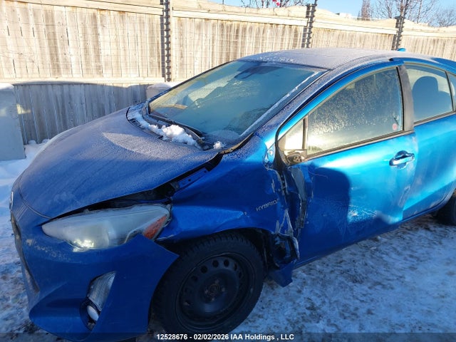 JTDKDTB39G1126643 Toyota Prius C Technology