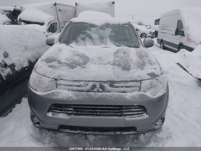 JA4JZ3AX6EZ605614 Mitsubishi Outlander Se