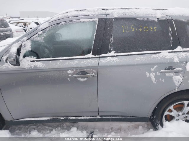 JA4JZ3AX6EZ605614 Mitsubishi Outlander Se