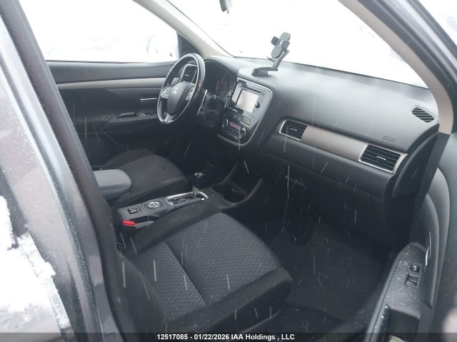 JA4JZ3AX6EZ605614 Mitsubishi Outlander Se