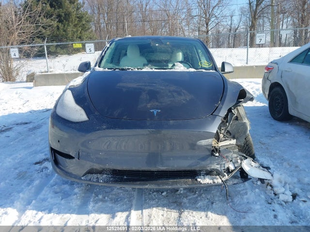5YJYGDEF7LF039032 Tesla Model Y Long Range/performance