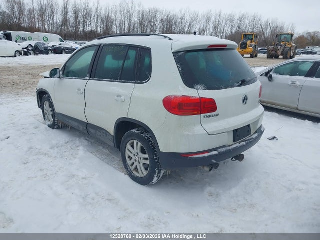 WVGJV7AX6FW518920 Volkswagen Tiguan