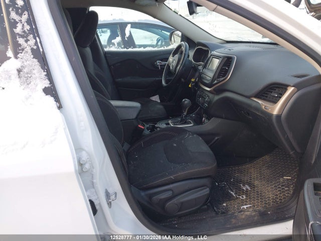 1C4PJMCB1GW111051 Jeep Cherokee