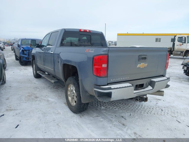 1GC4K0E81FF590208 Chevrolet Silverado 3500hd Ltz