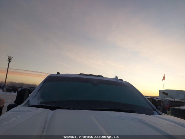 1GT49WEY6NF144777 GMC Sierra K3500 Denali