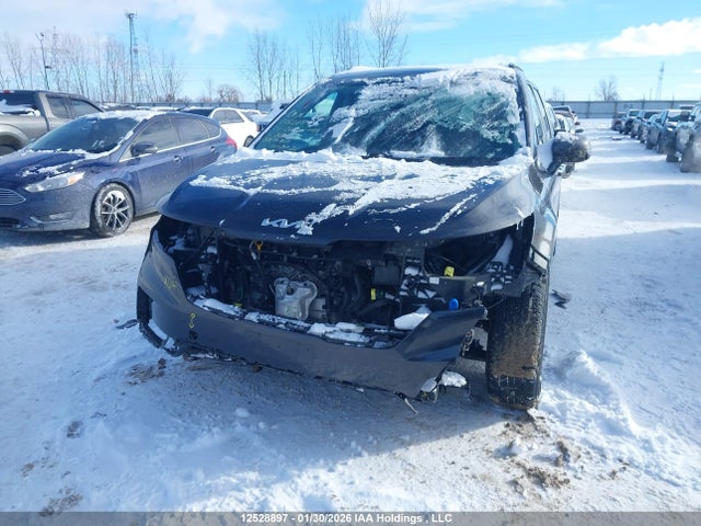 KNDNB5H3XN6159088 KIA Carnival Lx