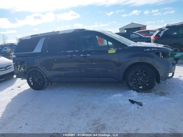 KNDNB5H3XN6159088 KIA Carnival Lx
