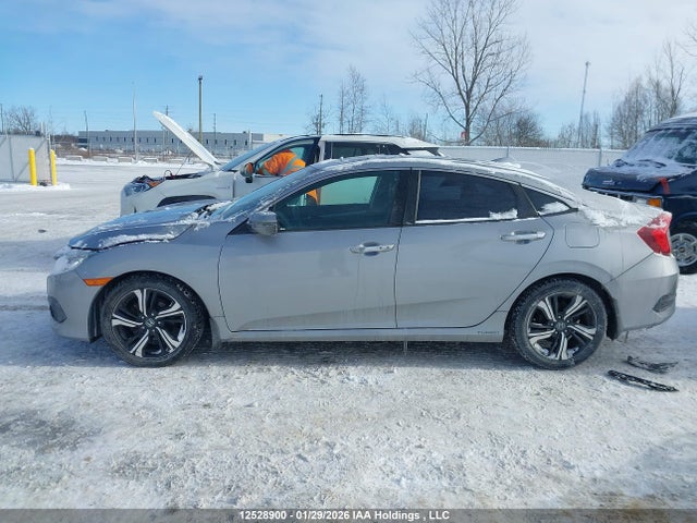 2HGFC1F98JH100844 Honda Civic Touring