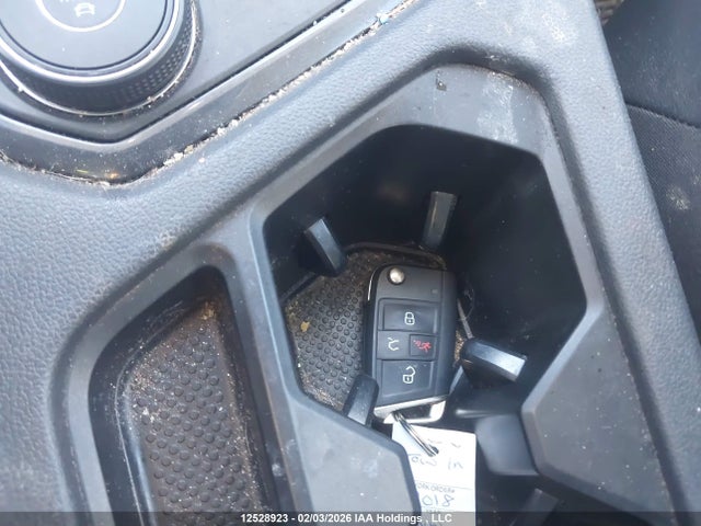 3VV2B7AX3JM116087 Volkswagen Tiguan Comfortline