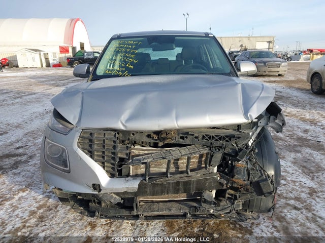 Hyundai Venue Essential 2024 KMHRB8A38RU292054 Image 13