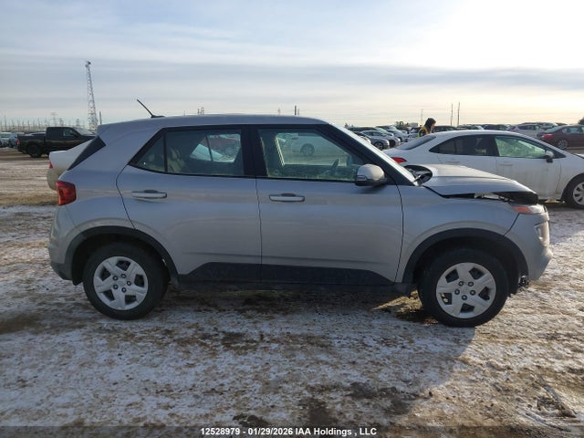 Hyundai Venue Essential 2024 KMHRB8A38RU292054 Image 14
