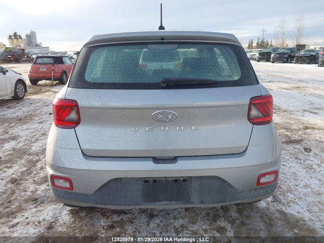 Hyundai Venue Essential 2024 KMHRB8A38RU292054 Image 17