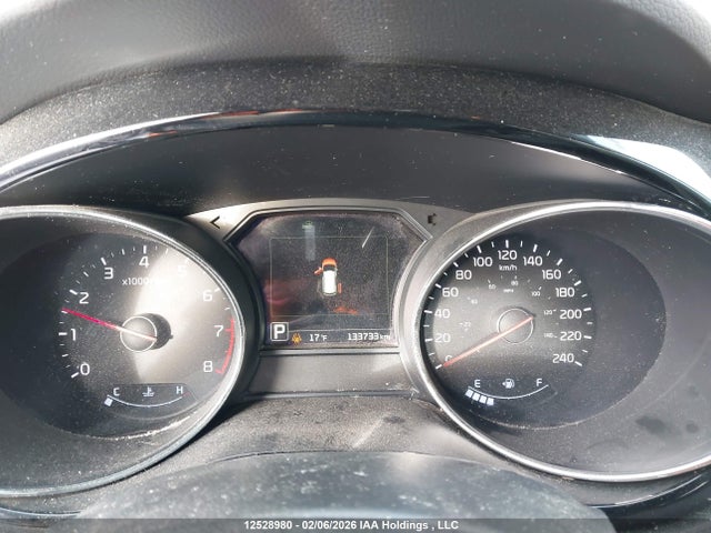 KNDMC5C11H6247112 KIA Sedona Sx
