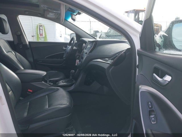 5XYZUDLB5HG392818 Hyundai Santa Fe Sport 2.4 Se