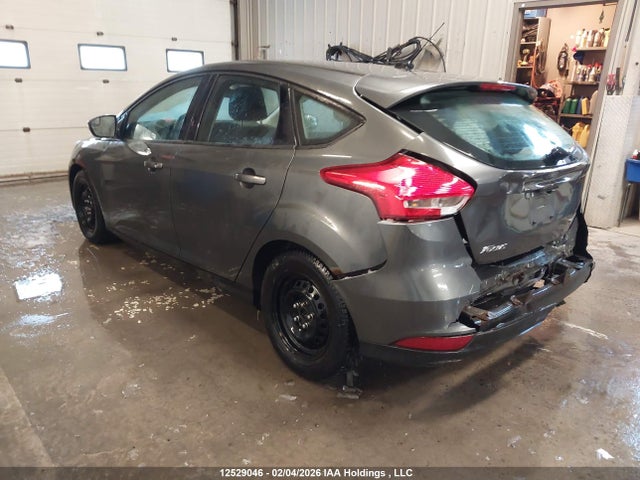 1FADP3K23JL318083 Ford FOCUS SE