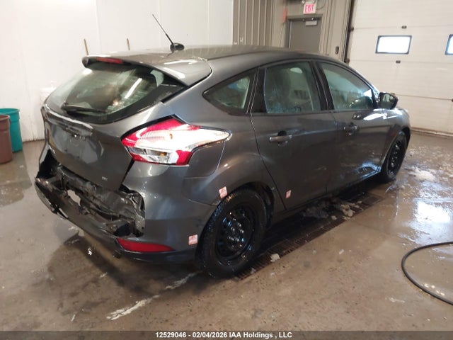 1FADP3K23JL318083 Ford FOCUS SE