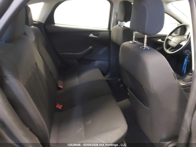1FADP3K23JL318083 Ford FOCUS SE