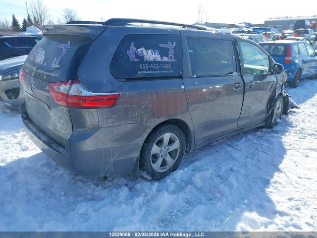 5TDKZ3DCXHS828361 Toyota SIENNA LE