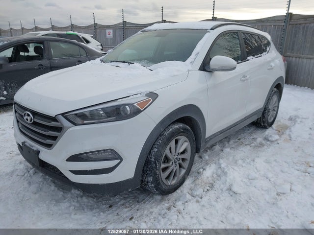 KM8J33A47HU540251 Hyundai TUCSON SE