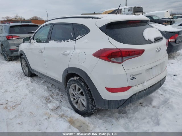 KM8J33A47HU540251 Hyundai TUCSON SE