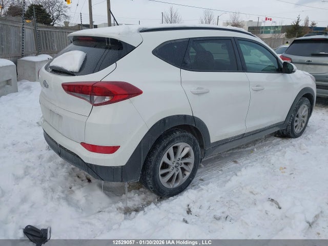 KM8J33A47HU540251 Hyundai TUCSON SE