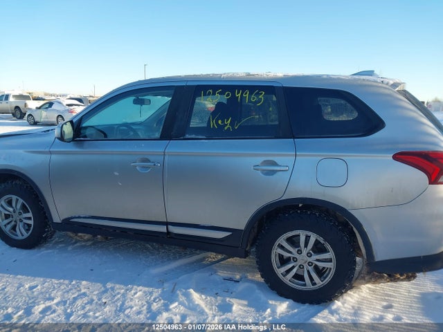JA4AZ2A30JZ607800 Mitsubishi Outlander Es