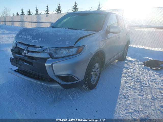 JA4AZ2A30JZ607800 Mitsubishi Outlander Es