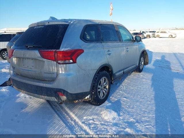 JA4AZ2A30JZ607800 Mitsubishi Outlander Es