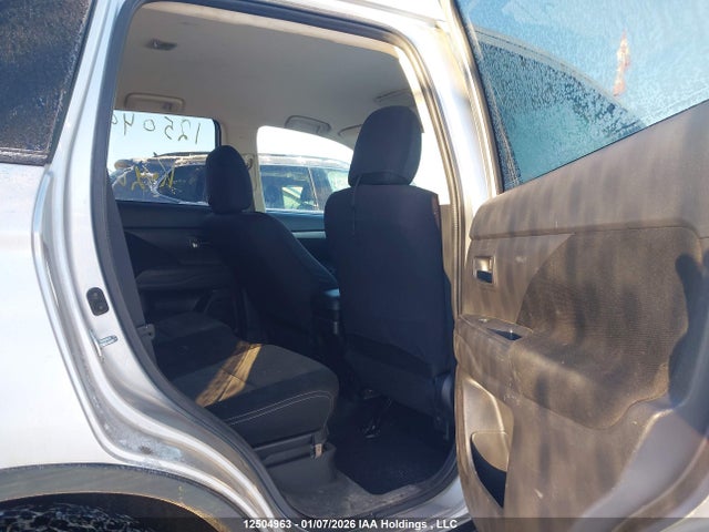 JA4AZ2A30JZ607800 Mitsubishi Outlander Es