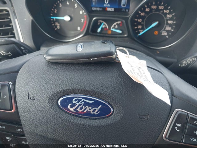 1FMCU9J98JUA38066 Ford Escape Titanium