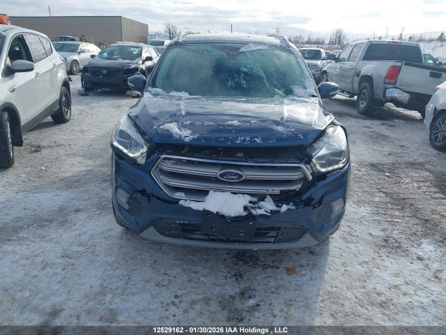 1FMCU9J98JUA38066 Ford Escape Titanium