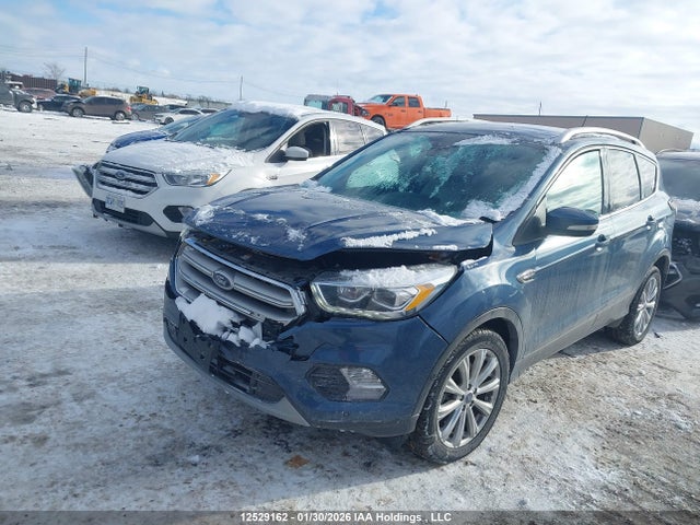 1FMCU9J98JUA38066 Ford Escape Titanium