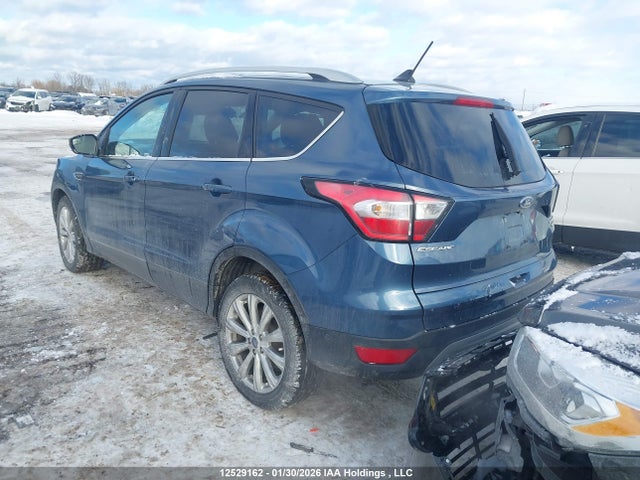 1FMCU9J98JUA38066 Ford Escape Titanium