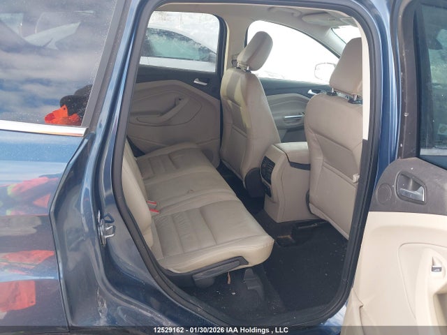 1FMCU9J98JUA38066 Ford Escape Titanium