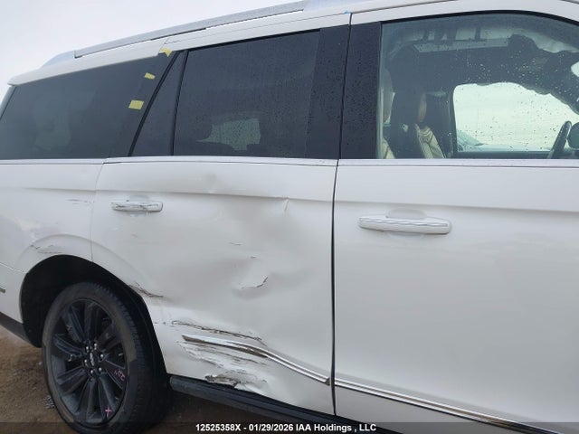 5LMJJ2LG0PEL08197 Lincoln Navigator Reserve