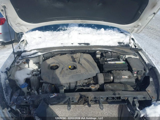 KMHH35LE3JU026144 Hyundai ELANTRA GT