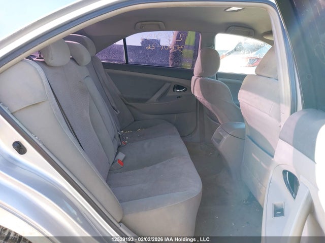 12529193 :رقم المزاد ، 4T1BF3EK4AU002570 vin ، 2010 Toyota Camry Le مزاد بيع