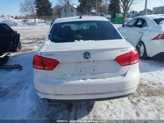 Volkswagen PASSAT SEL 2014 1VWCT7A33EC048715 Image 16