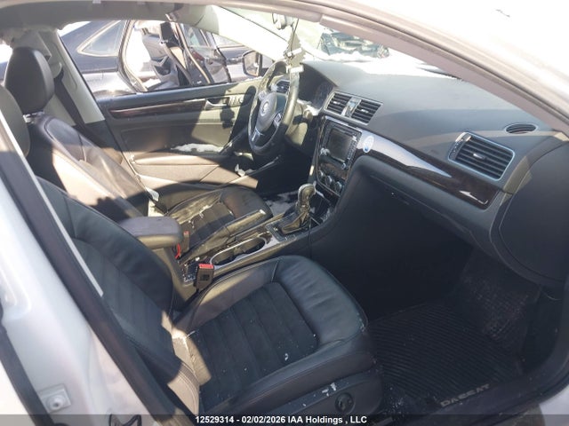 Volkswagen PASSAT SEL 2014 1VWCT7A33EC048715 Image 5