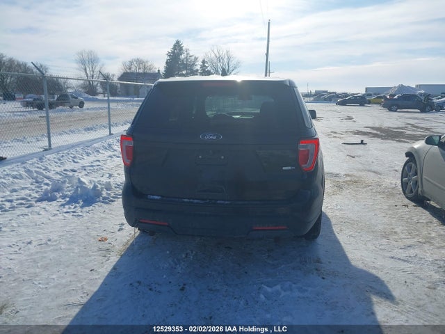 Ford Explorer Police Interceptor 2018 1FM5K8AR9JGB20704 Image 17