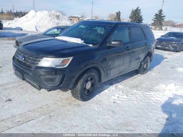 Ford Explorer Police Interceptor 2018 1FM5K8AR9JGB20704 Image 2